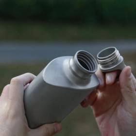 Titanová láhev 600 ml slim