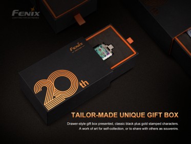 Titanová baterka Fenix APEX 20 duhová