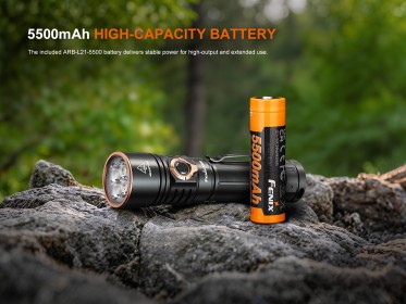 Nabíjecí LED svítilna Fenix E40R