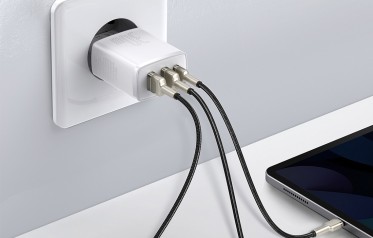 Baseus síťový adaptér USB-C + 2x USB-A (30W)